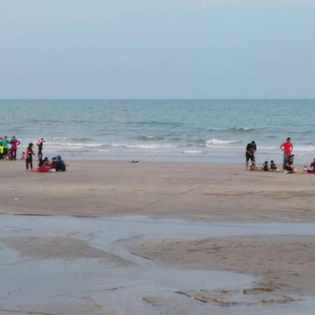 Damai Homestay Pantai Pelindung Kuantan Eksteriør billede