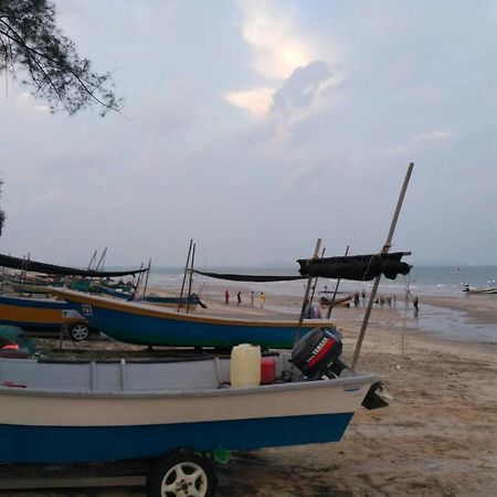 Damai Homestay Pantai Pelindung Kuantan Eksteriør billede